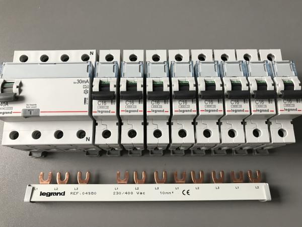 Legrand ***SET*** FI: 1x 411765 + 8x LS-C16A-1polig 403434 + 1x 004980 Sammelschiene